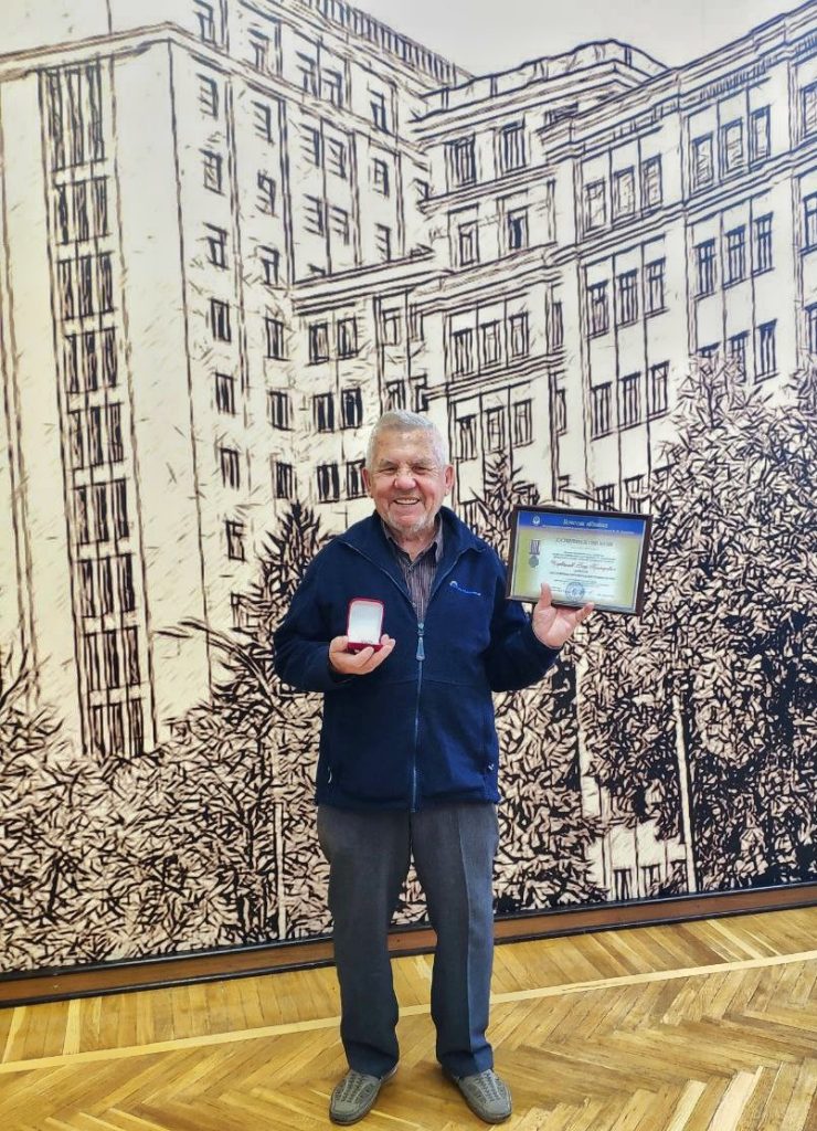 Професор кафедри Ігор Григорович ЧЕРВАНЬОВ нагороджений почесною відзнакою "ЗА СЛУЖІННЯ КАРАЗІНСЬКОМУ"!