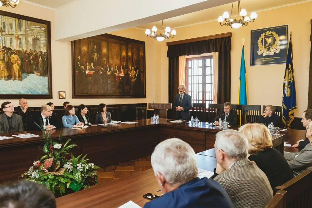 Представники кафедри взяли участь у роботі круглого столу "Каразінський університет: погляд у майбутнє"