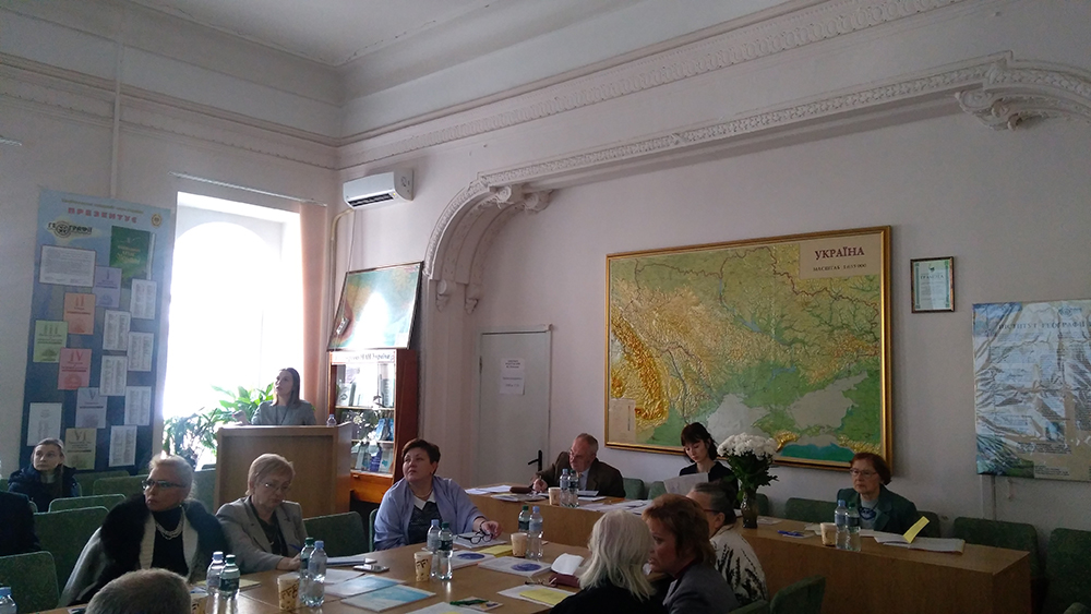 Щиро вітаємо Наталію Валеріївну Попович із успішним захистом кандидатської дисертації!