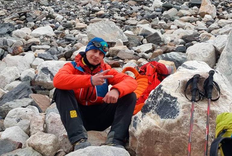 Вітаємо випускника кафедри Валентина Сипавіна з вдалим сходженням на Еверест!