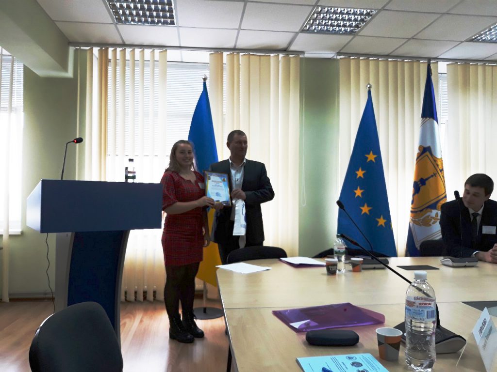 Вітаємо Людмилу  Микалюк із ІІІ місцем на Всеукраїнському конкурсі наукових студентських робіт!