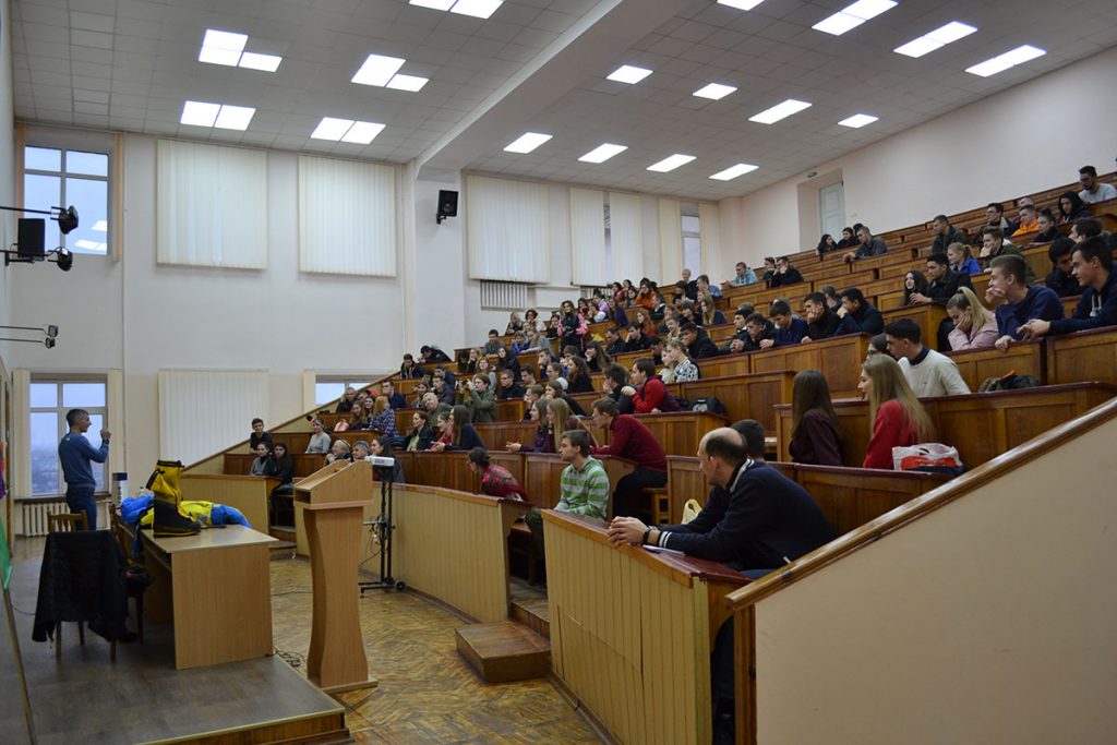 "Ви можете все! Весь світ відкритий перед Вами!"