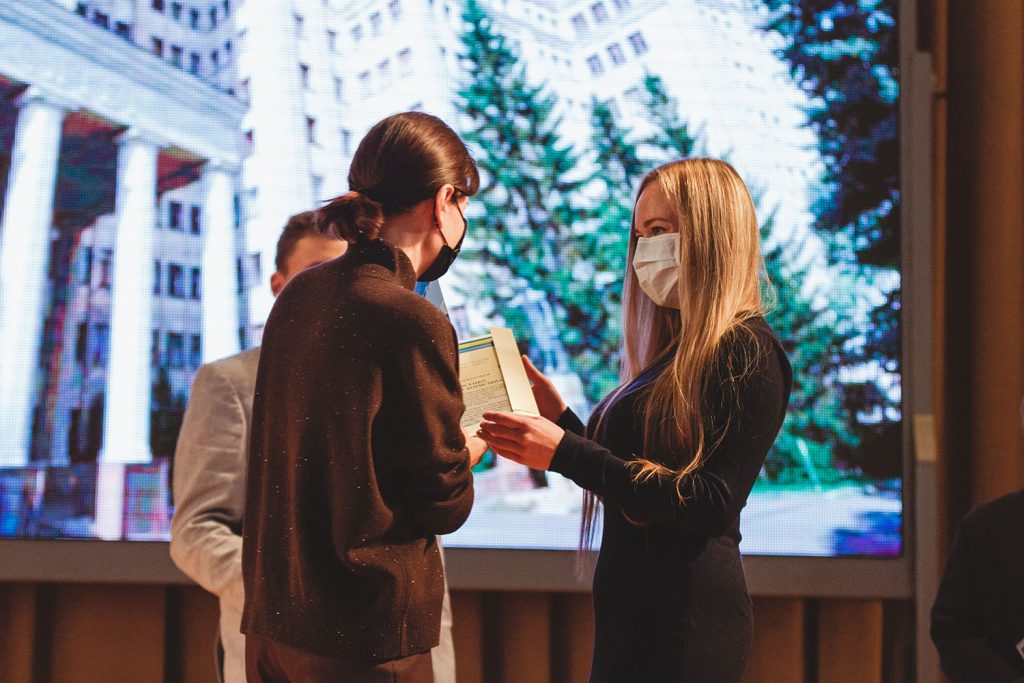 Вітаємо Катерину Борисівну БОРИСЕНКО з нагородженням почесною грамотою Департаменту освіти Харківської міської ради!